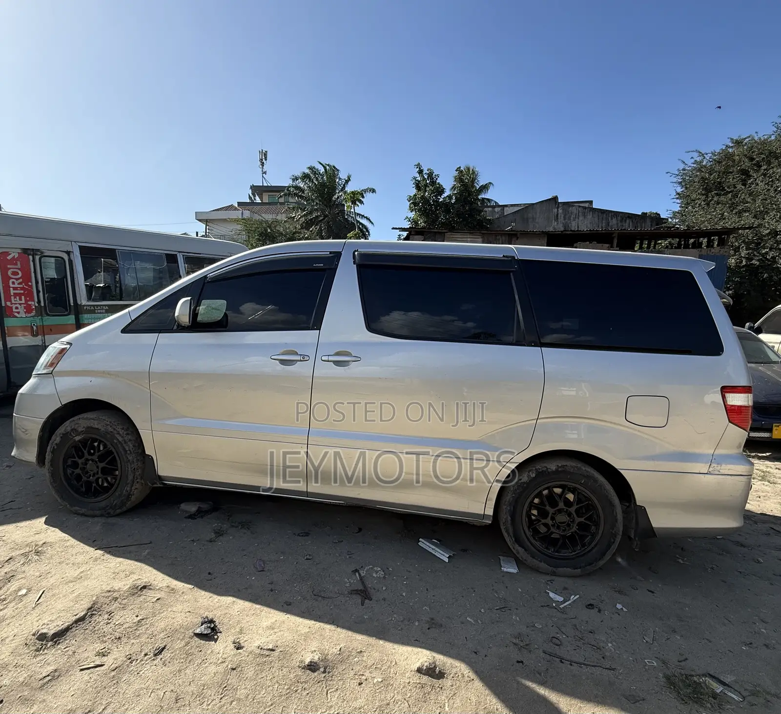 Toyota Alphard 2005 Silver