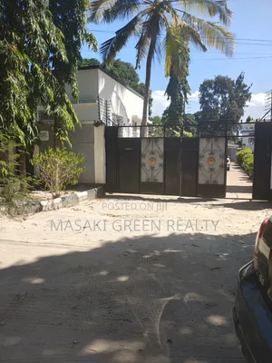 3bdrm House in Nyalali Rd, Msasani for sale