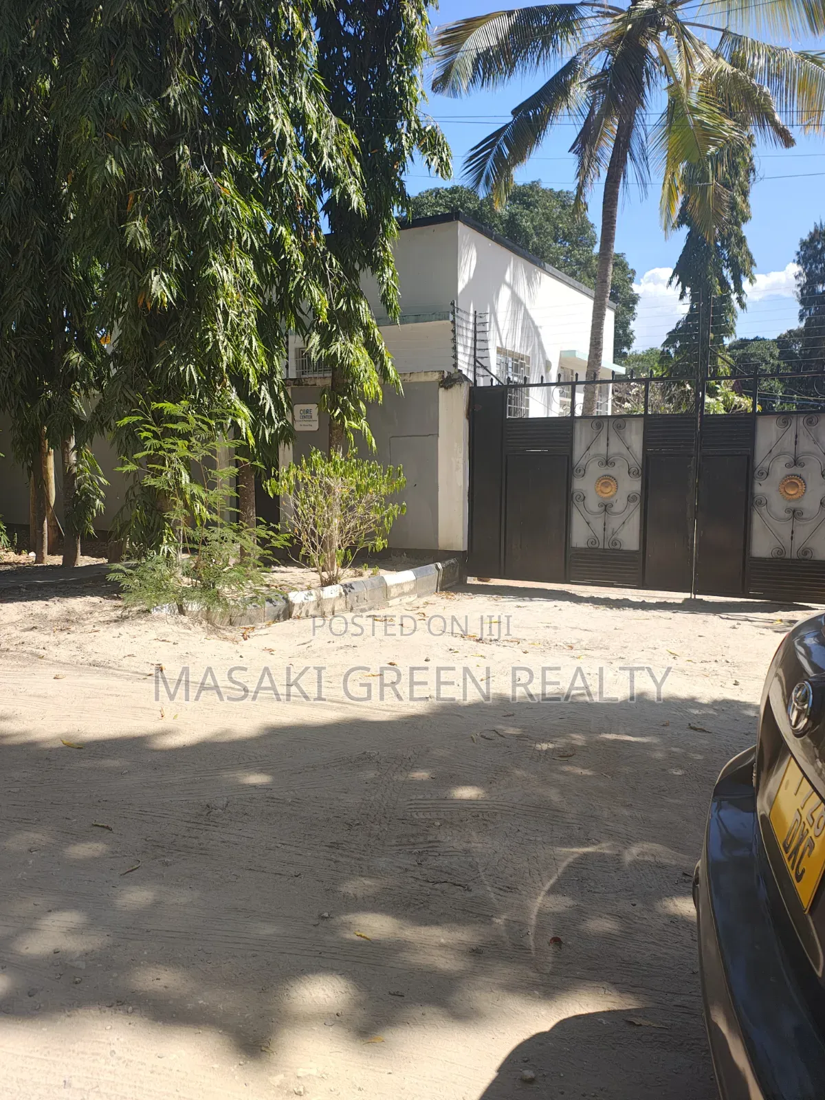 3bdrm House in Nyalali Rd, Msasani for sale