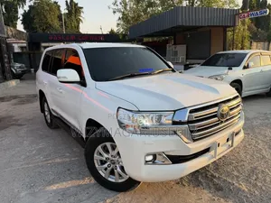 Toyota Land Cruiser 2016 White