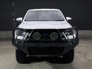 Toyota Hilux 2023 White