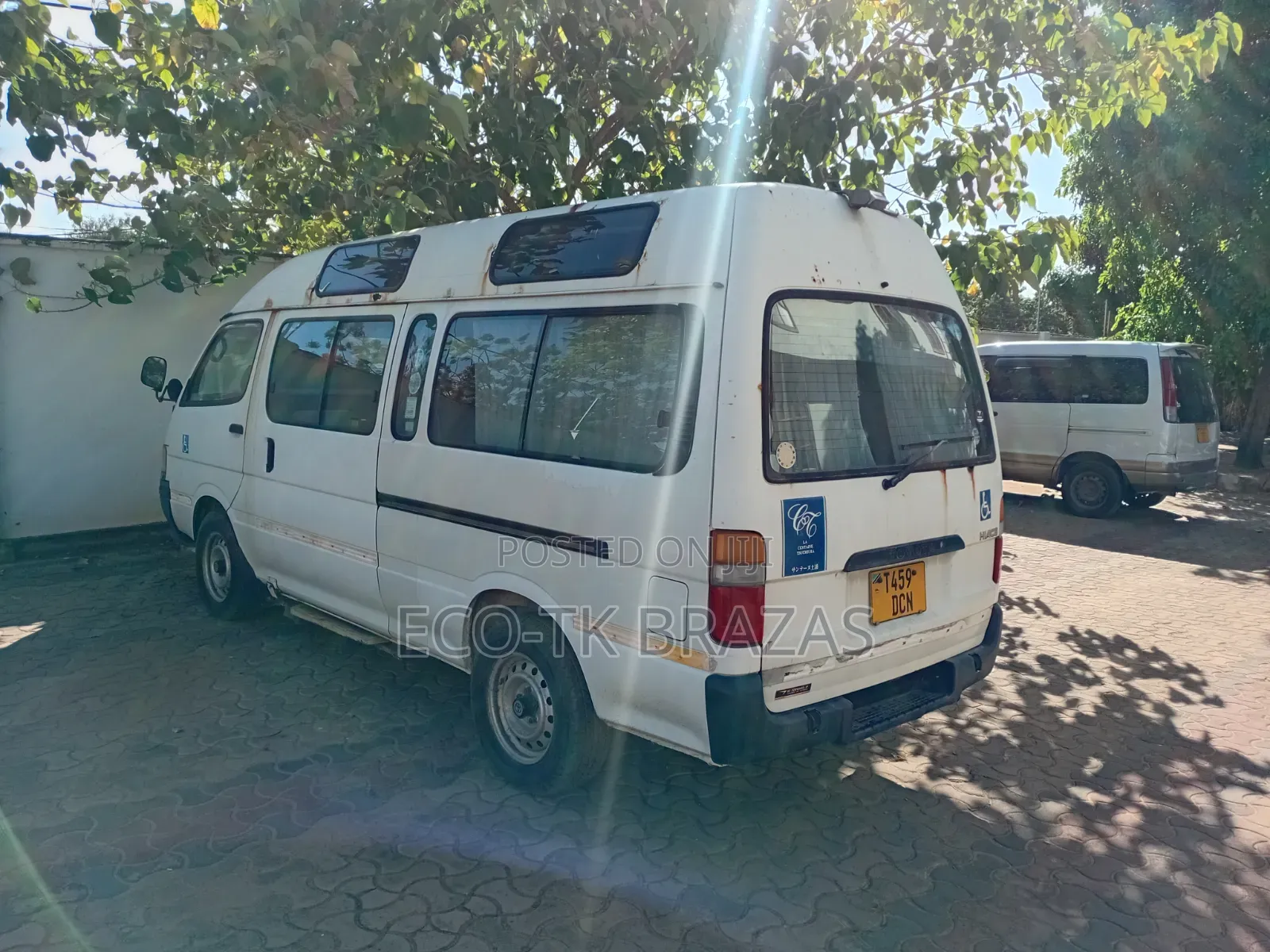 Toyota HiAce 2001 White