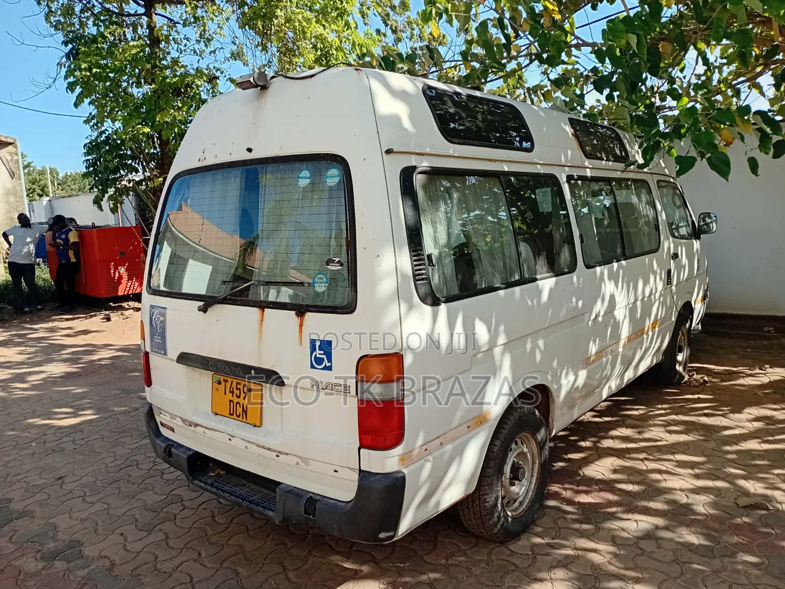 Toyota HiAce 2001 White