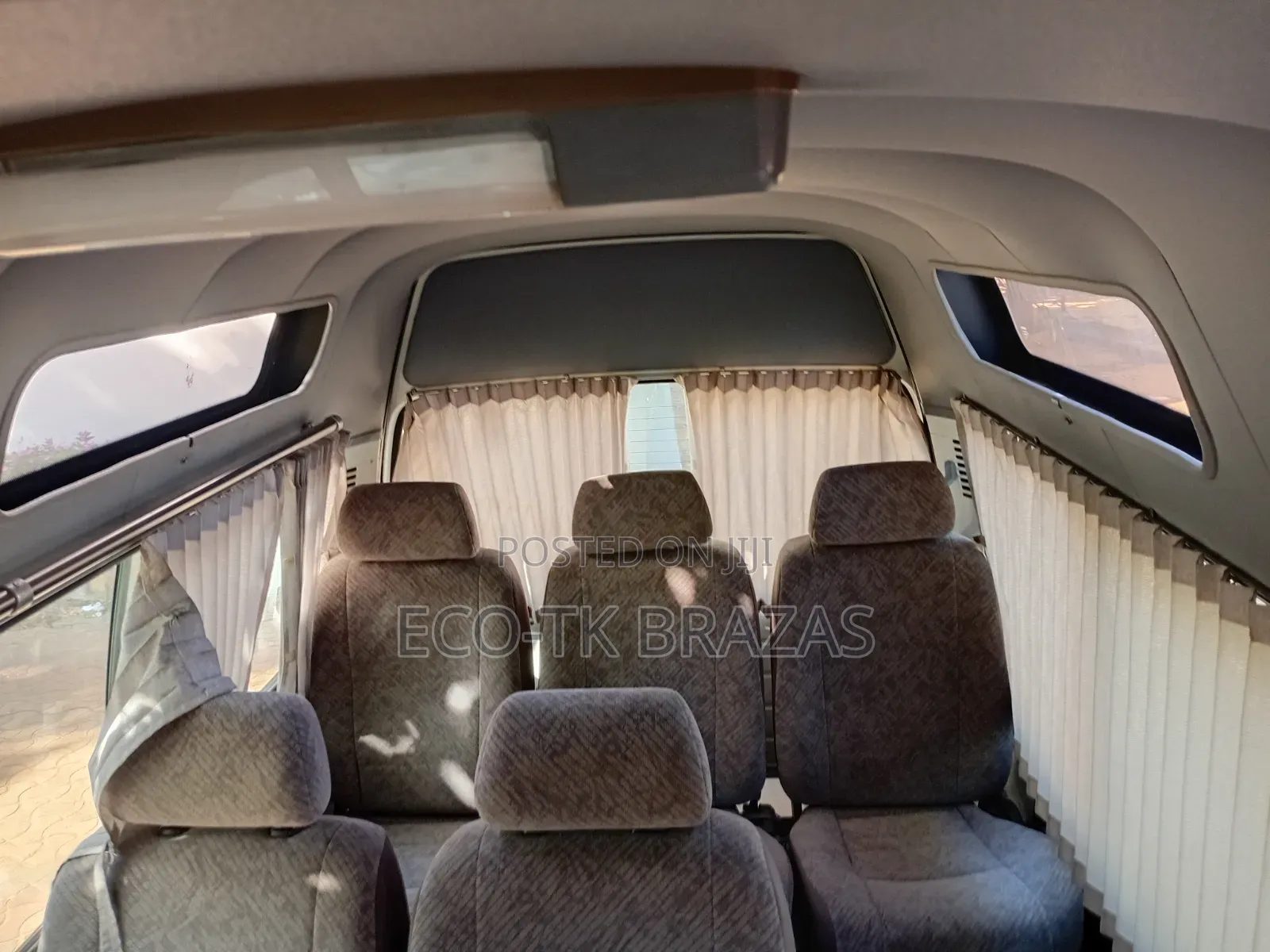 Toyota HiAce 2001 White
