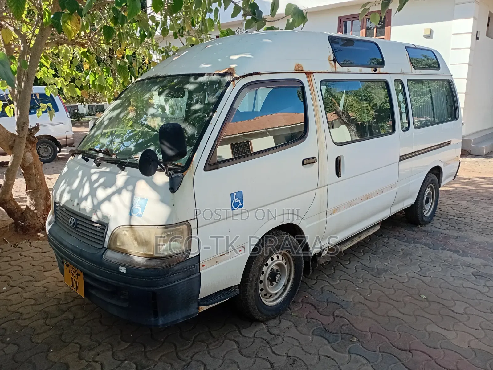 Toyota HiAce 2001 White