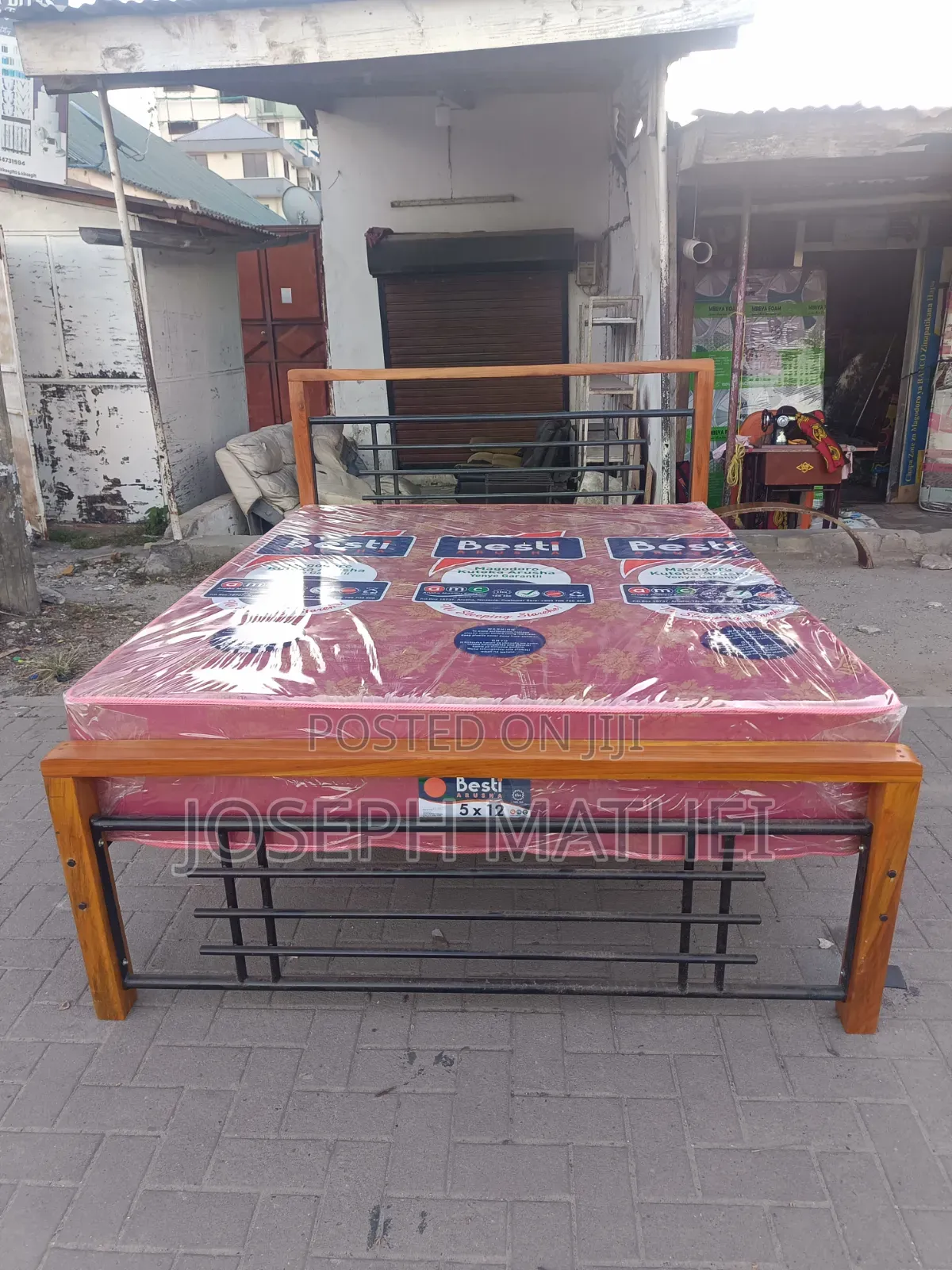 Bed 5/6 and Mattress 5/6 King Size