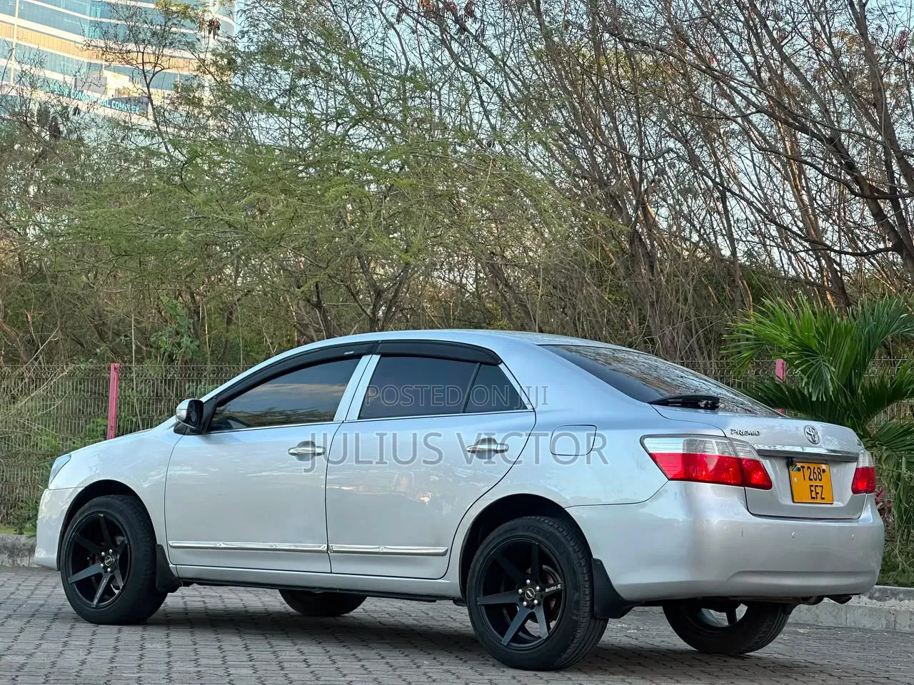 Toyota Premio 2010 Silver