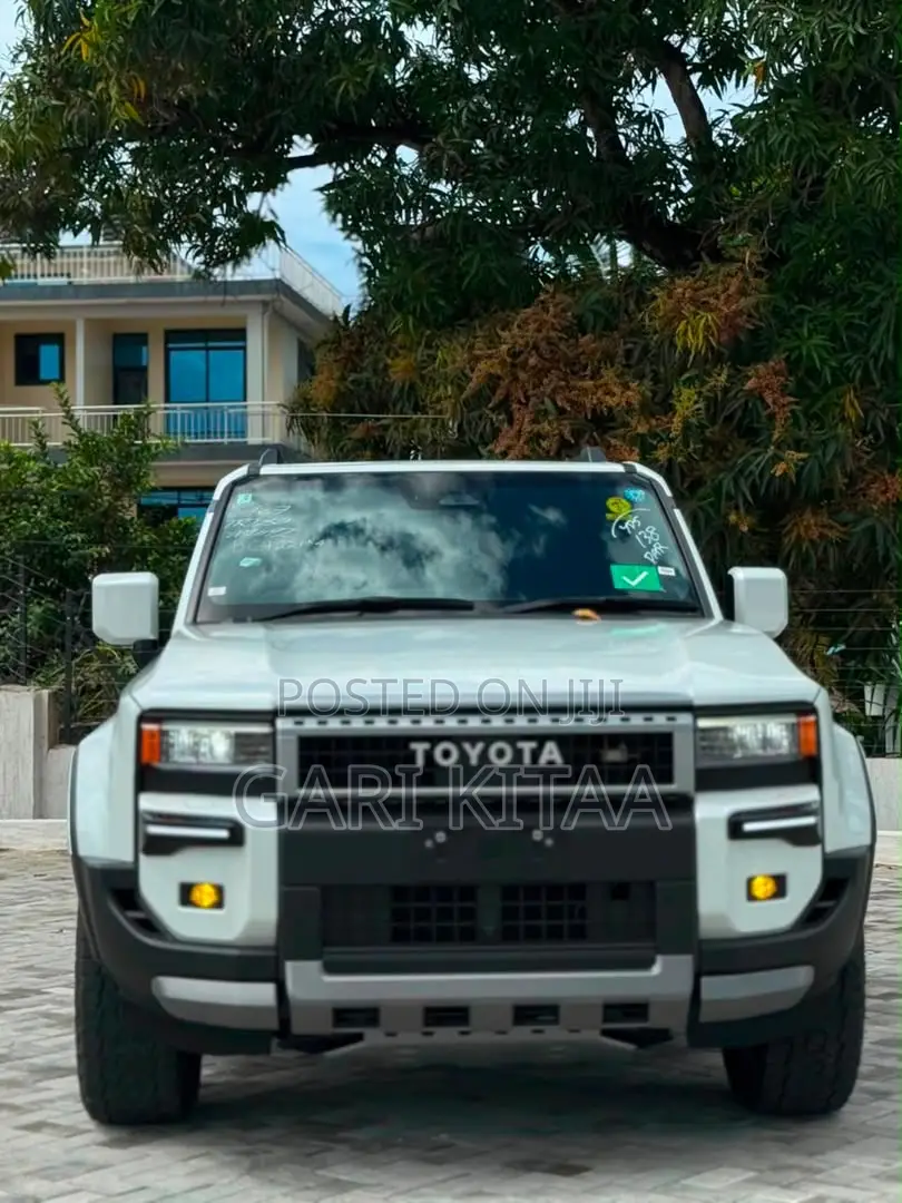 Toyota Land Cruiser 2025 White
