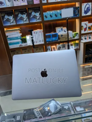 Laptop Apple MacBook 2020 16GB Intel Core i7 SSD 512GB