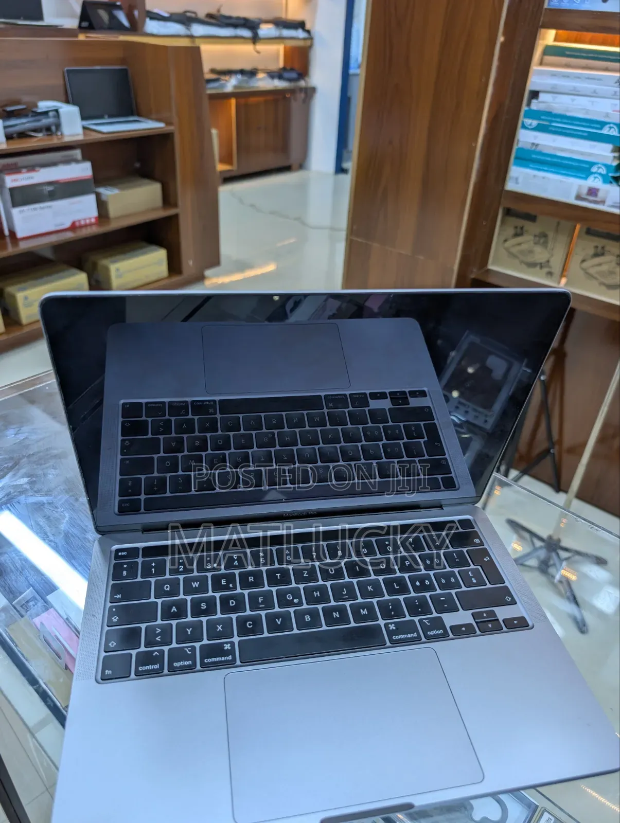 Laptop Apple MacBook 2020 16GB Intel Core i7 SSD 512GB