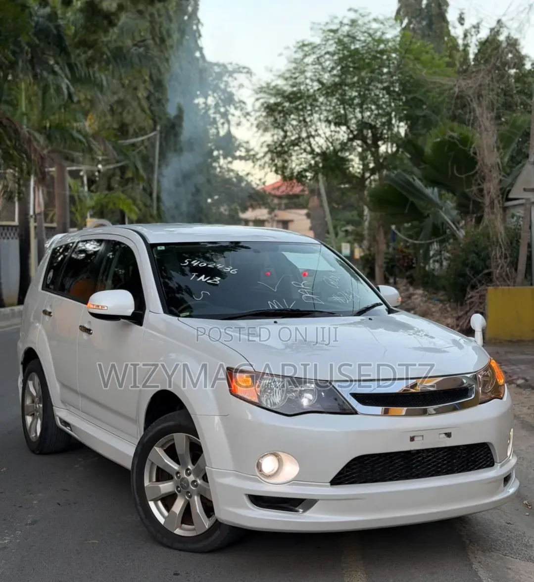 Mitsubishi Outlander 2010 White