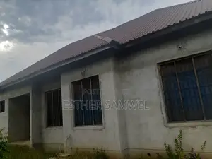 5bdrm House in Tangasisi for sale