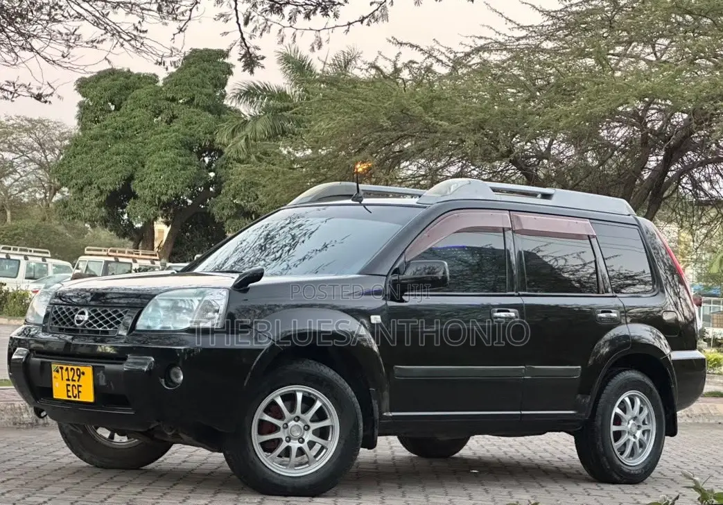 Nissan X-Trail 2006 Black