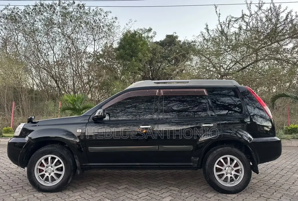 Nissan X-Trail 2006 Black