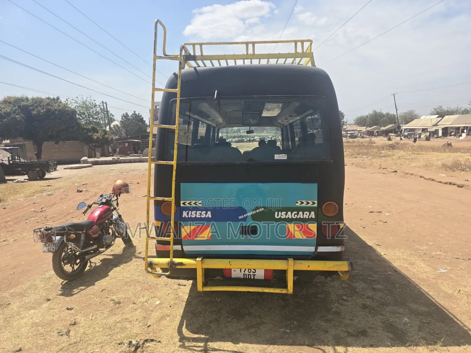 Mitsubishi Fuso Rosa 2000 Blue