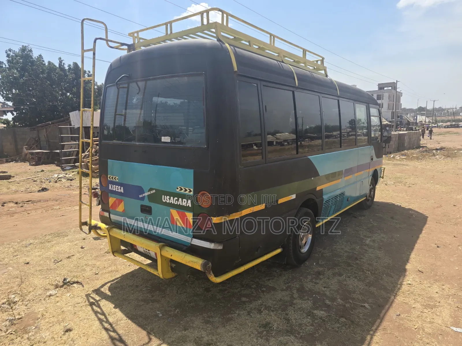 Mitsubishi Fuso Rosa 2000 Blue
