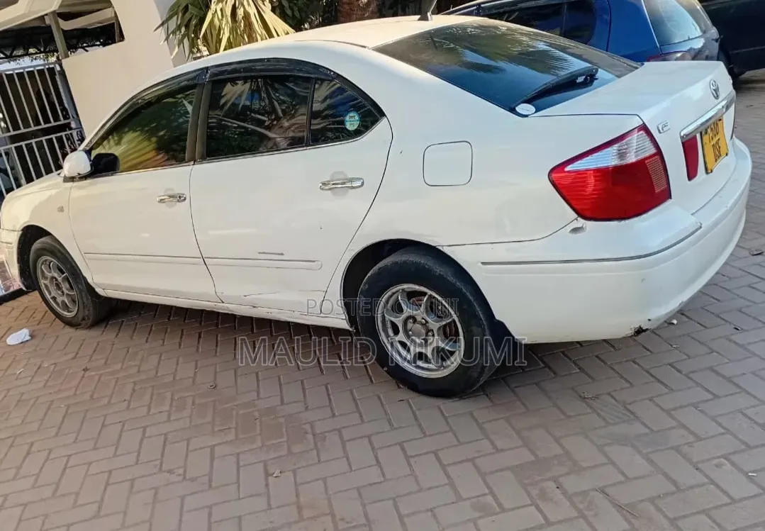 Toyota Premio 2005 White