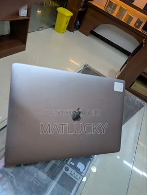 Laptop Apple MacBook 2019 32GB Intel Core i7 SSD 1T