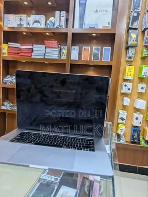 Laptop Apple MacBook 2019 32GB Intel Core i7 SSD 1T