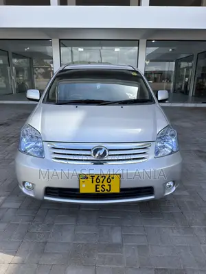 Toyota Raum 1.5 FWD 2007 Silver