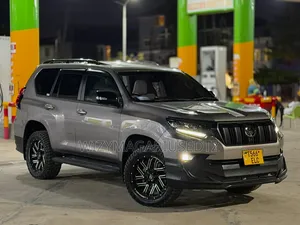 Toyota Land Cruiser Prado 2023 Gray