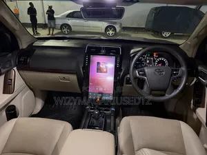 Toyota Land Cruiser Prado 2023 Gray