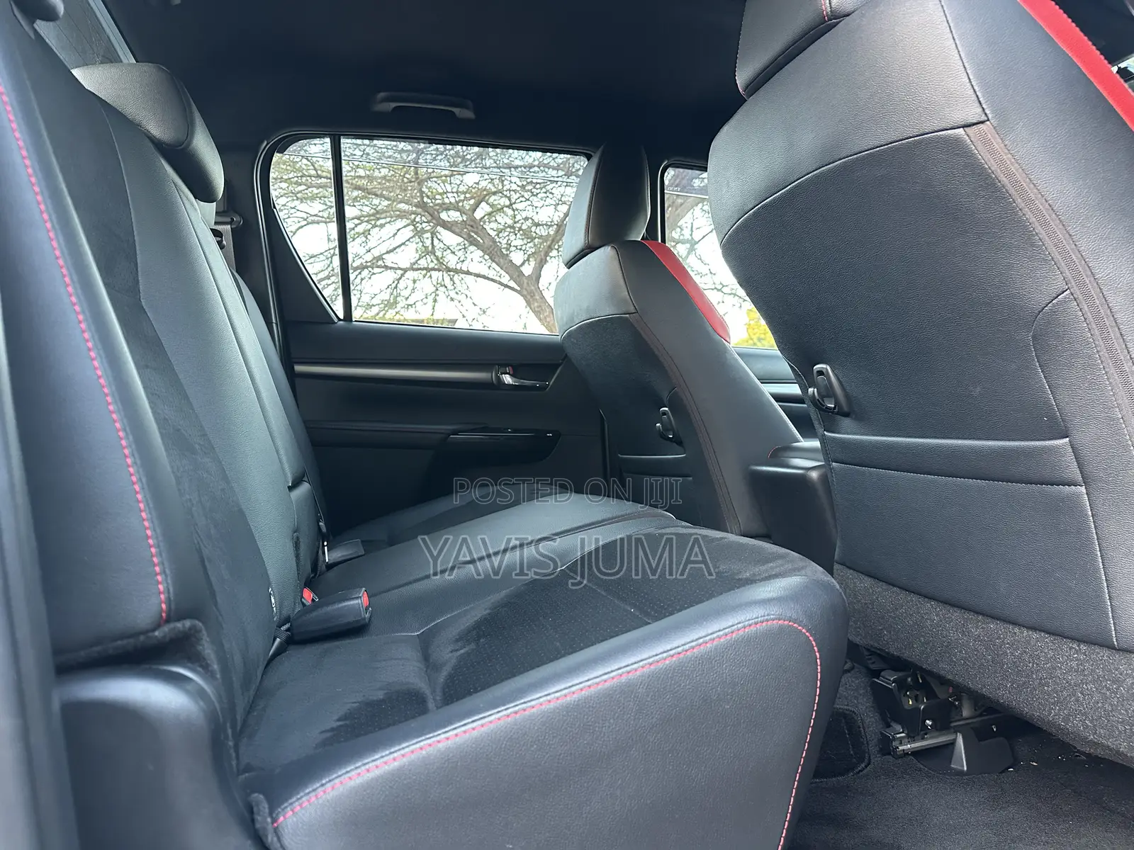 Toyota Hilux 2023 White