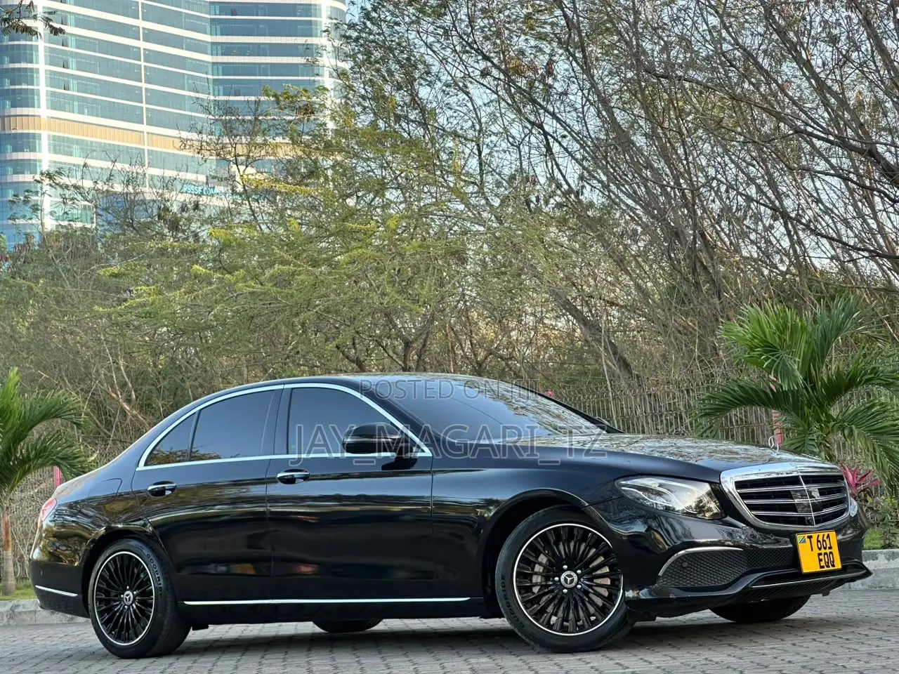 Mercedes-Benz E400 2016 Black