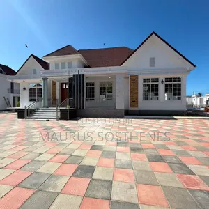 8bdrm House in Goba Centre for sale