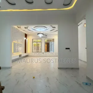 8bdrm House in Goba Centre for sale