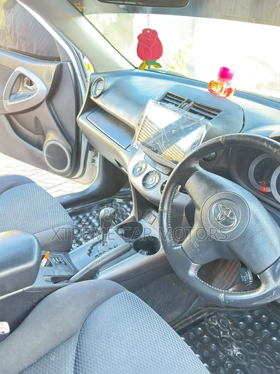 Toyota RAV4 2006 White