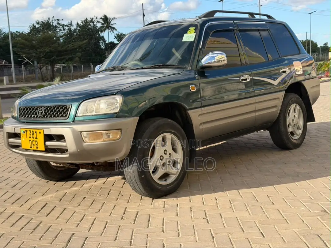 Toyota RAV4 1999 Green