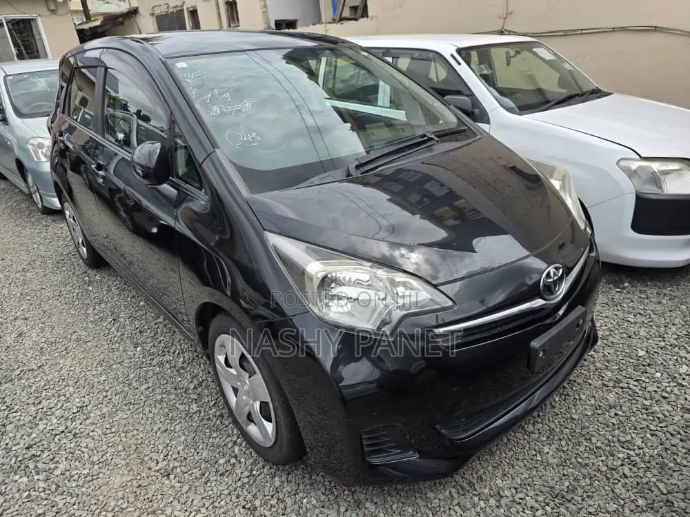 Toyota Ractis 2011 Black