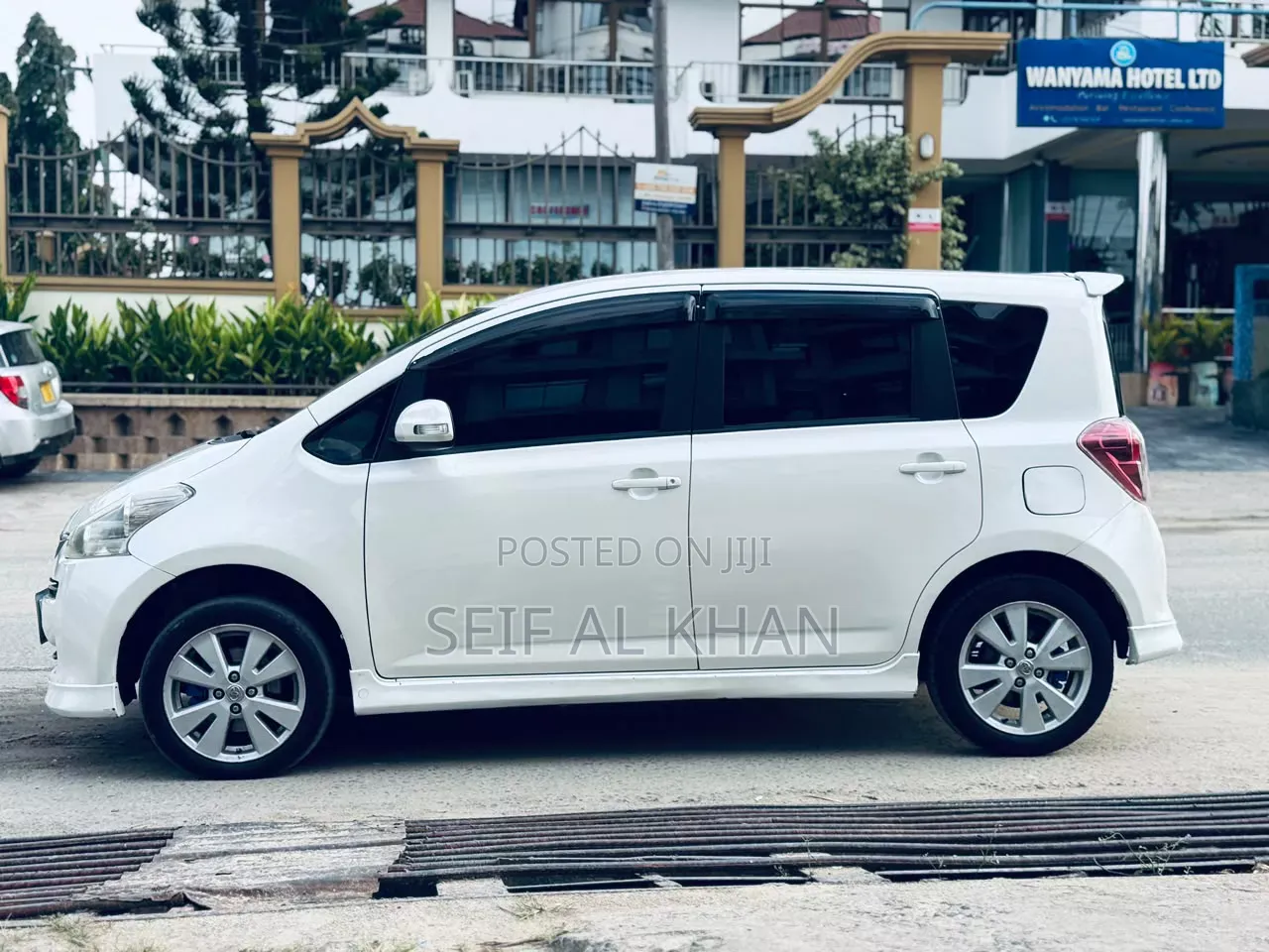 Toyota Ractis 2008 White
