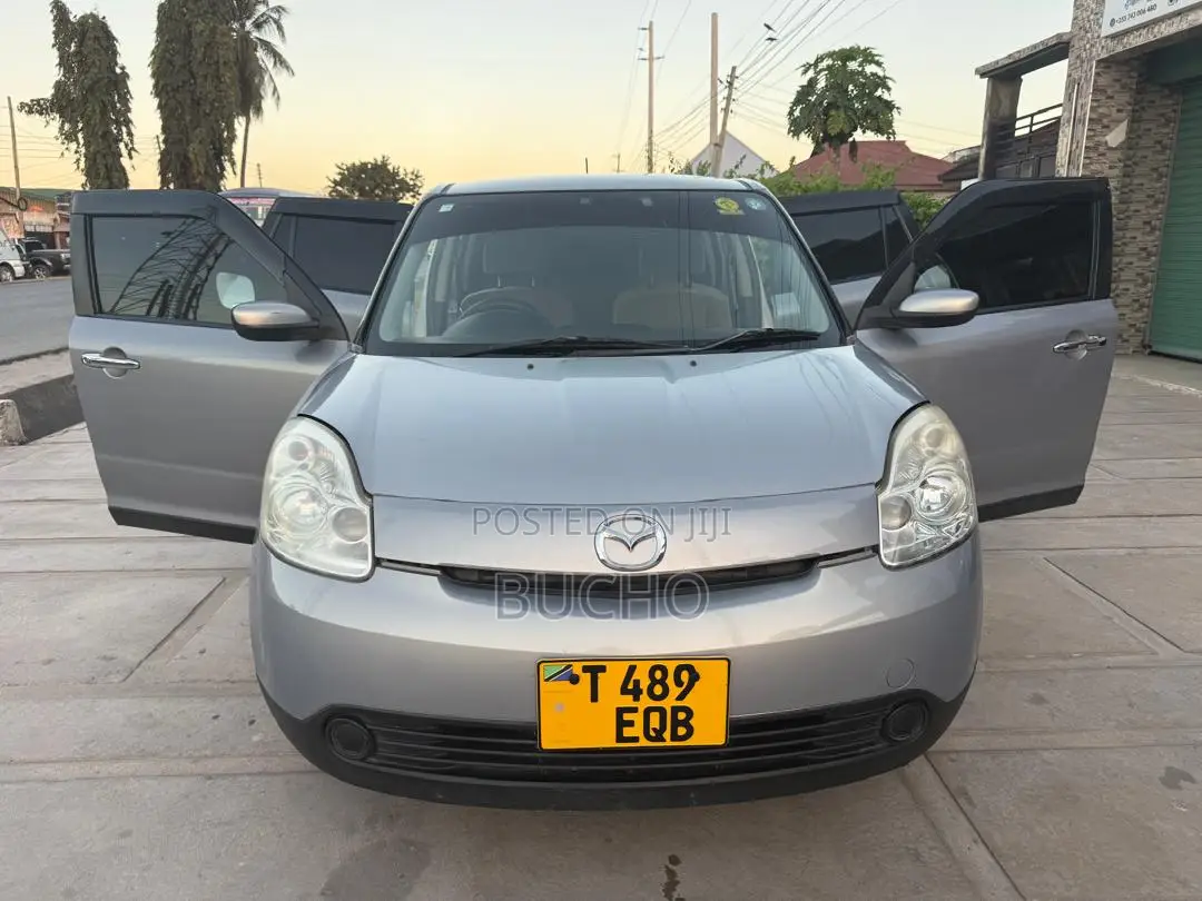 Mazda Verisa 2004 Gray