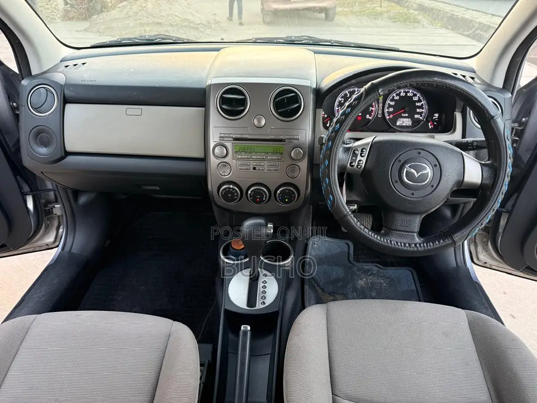 Mazda Verisa 2004 Gray
