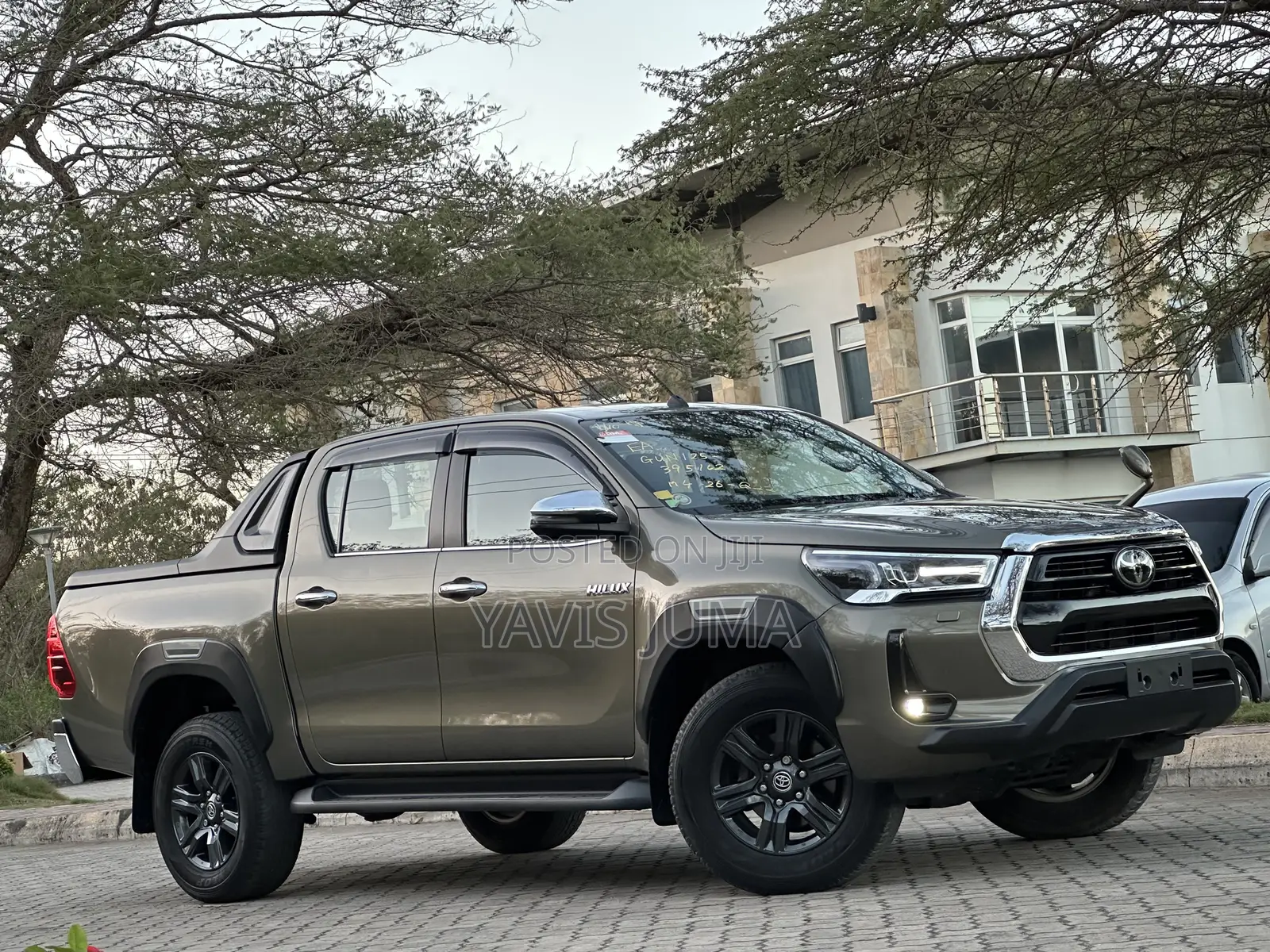 Toyota Hilux 2023 Gray