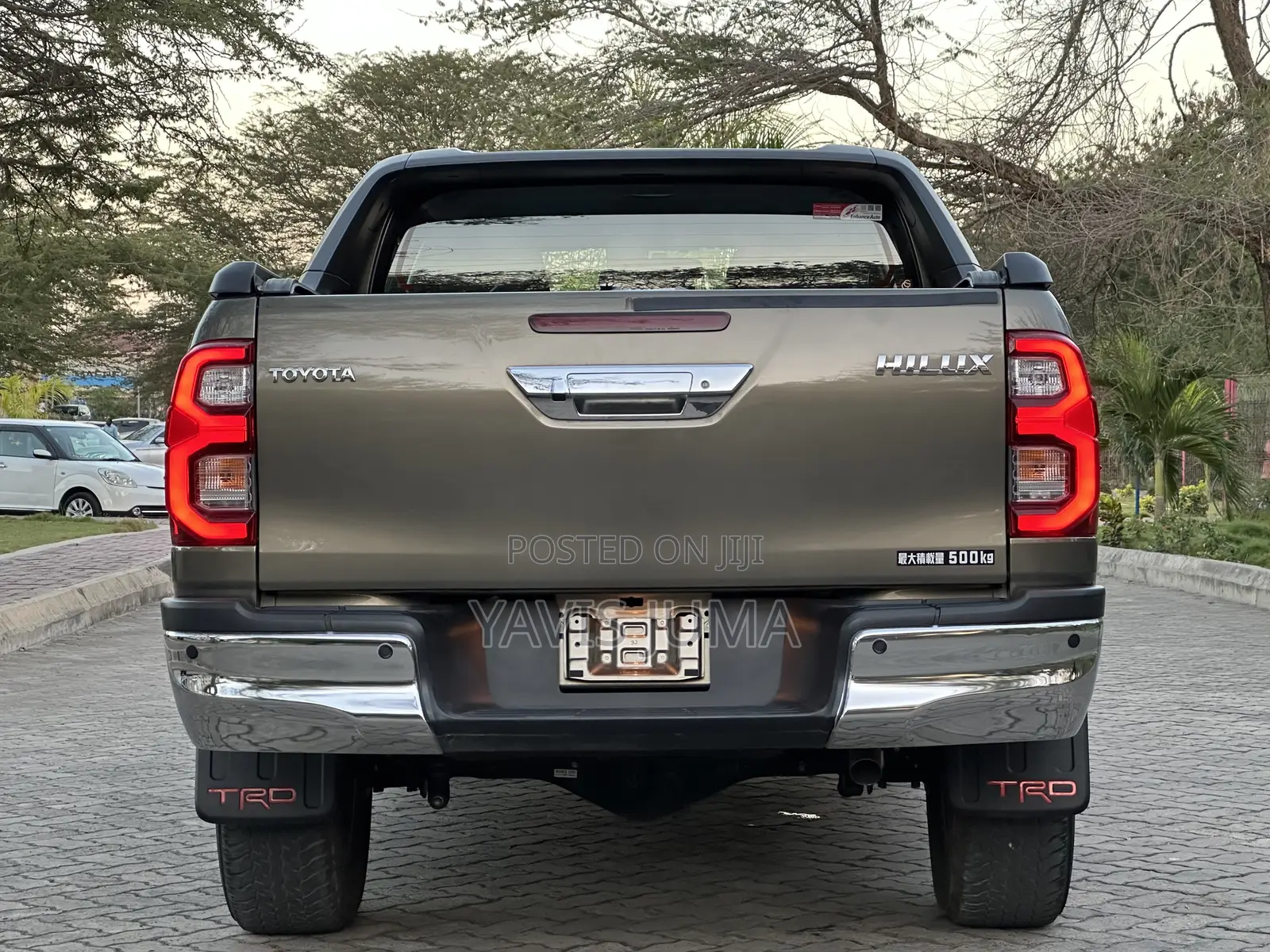 Toyota Hilux 2023 Gray