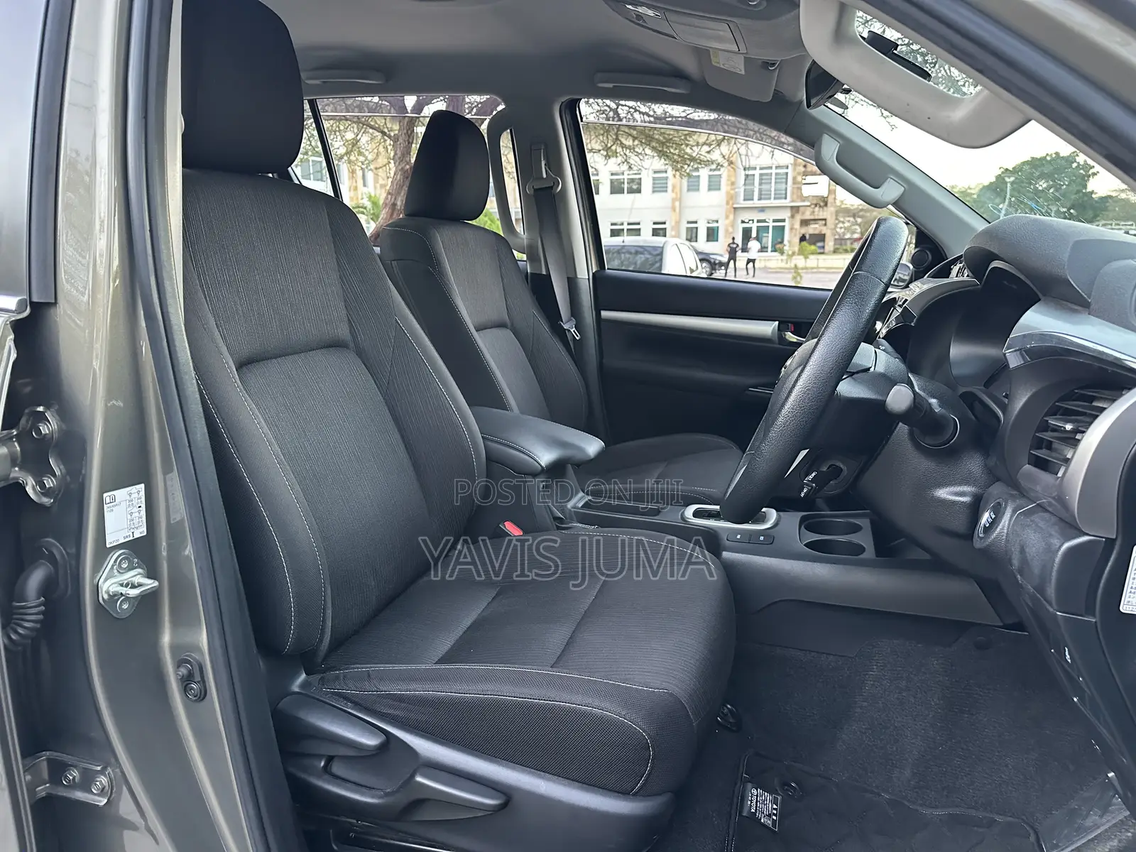 Toyota Hilux 2023 Gray