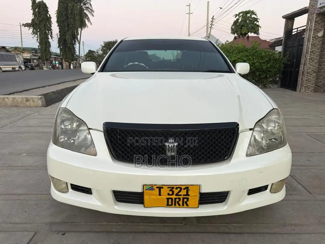 Toyota Crown 2006 White