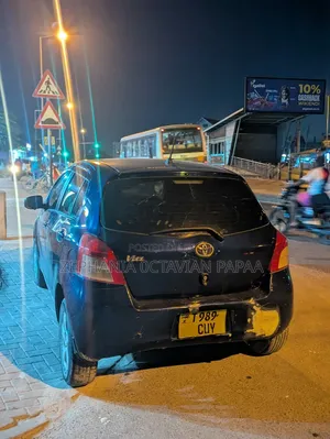 Toyota Vitz 2008 Blue