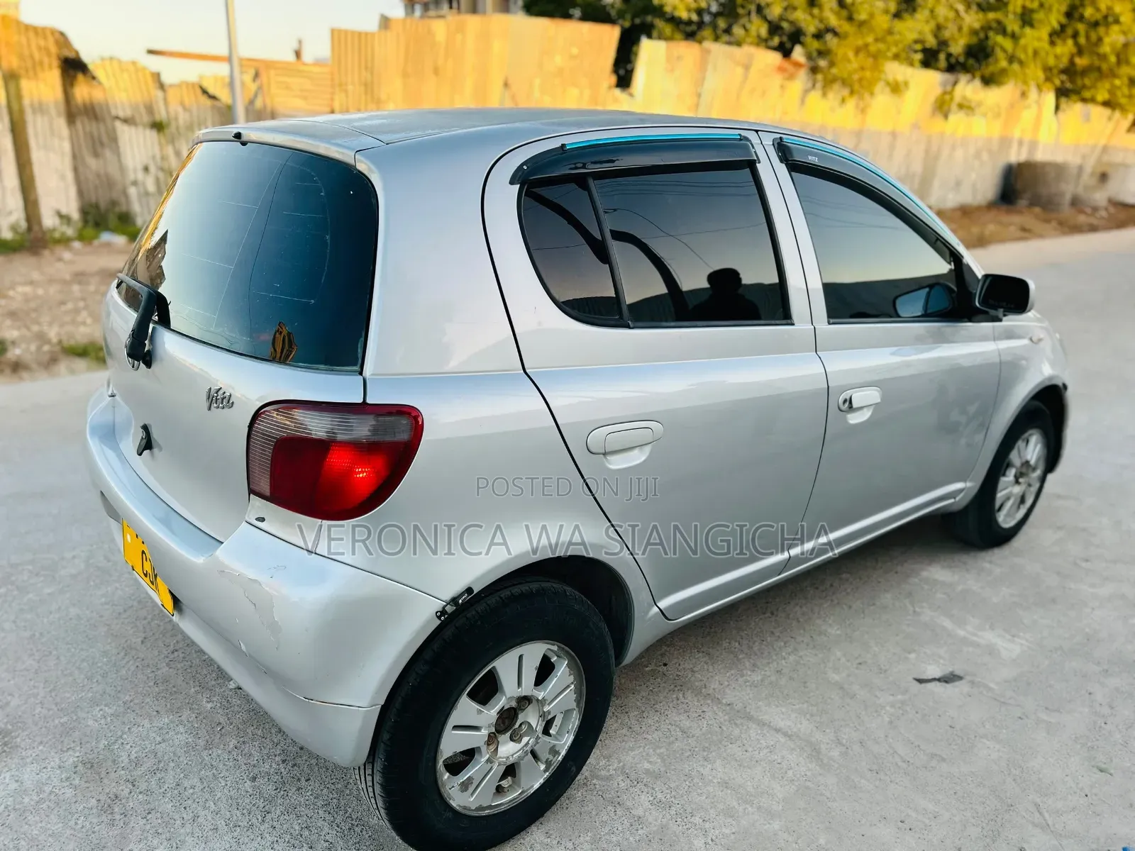 Toyota Vitz 2002 Silver
