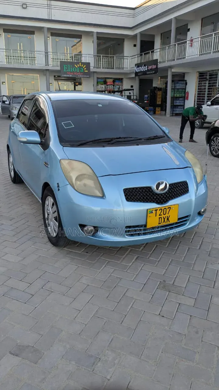 Toyota Vitz 2008 Blue