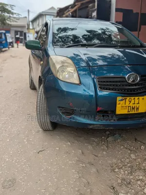 Toyota Vitz 2008 Blue