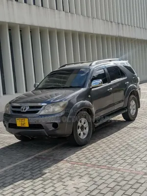 Toyota Fortuner 2006 Gray
