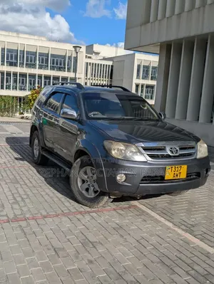 Toyota Fortuner 2006 Gray