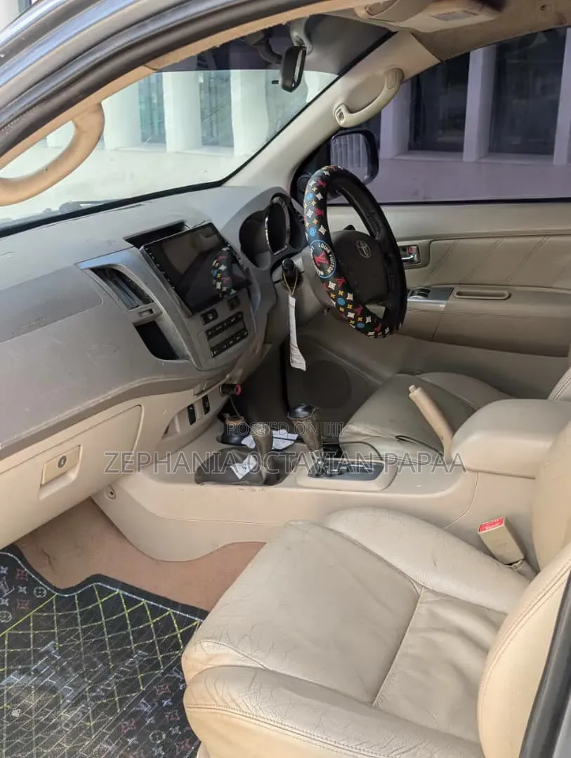 Toyota Fortuner 2006 Gray