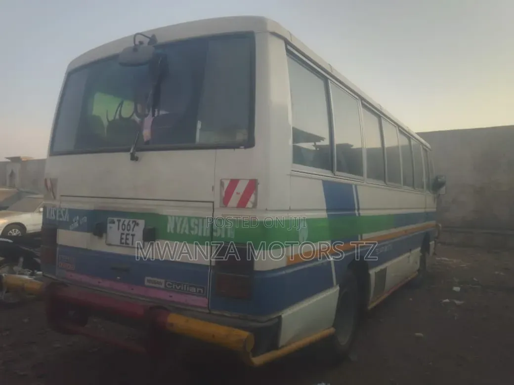 Nissan Civilian 2001 White