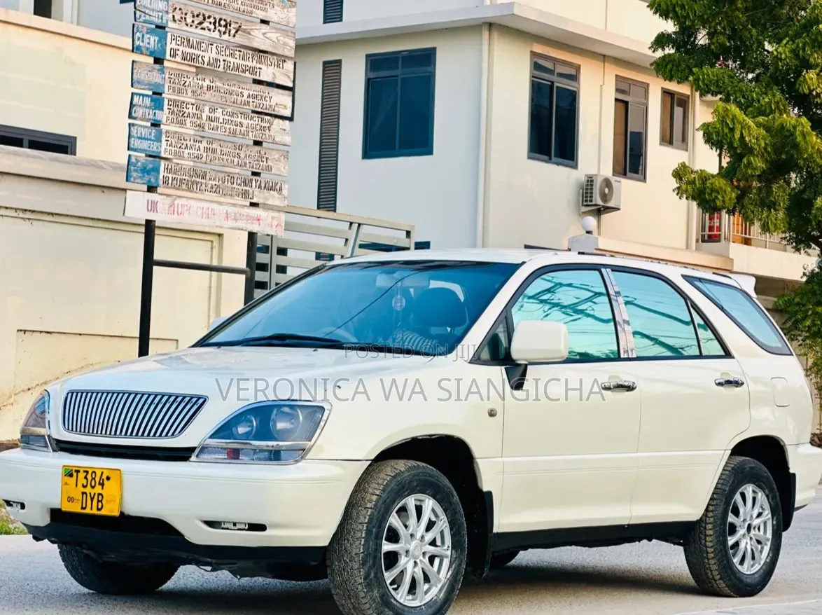 Toyota Harrier 2006 White