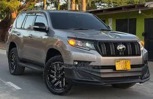 Toyota Land Cruiser Prado 2.7 2023 Gray